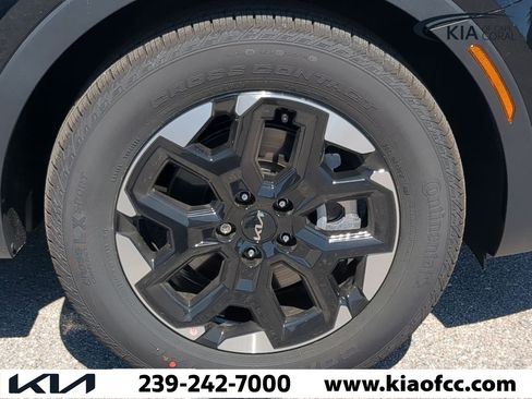 New 2025 Kia Sorento S w/ Panoramic Sunroof Package image 10