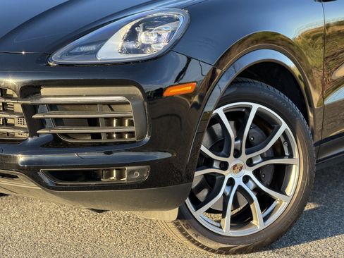Used 2023 Porsche Cayenne image 4