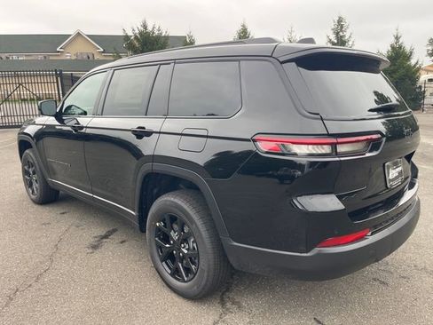 New 2025 Jeep Grand Cherokee L Altitude image 11