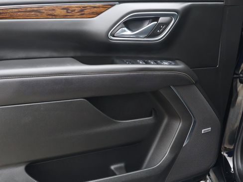 Used 2024 Chevrolet Tahoe Premier w/ Premium Package image 19