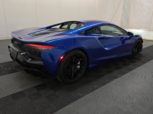 Used 2025 McLaren Artura RWD image 4
