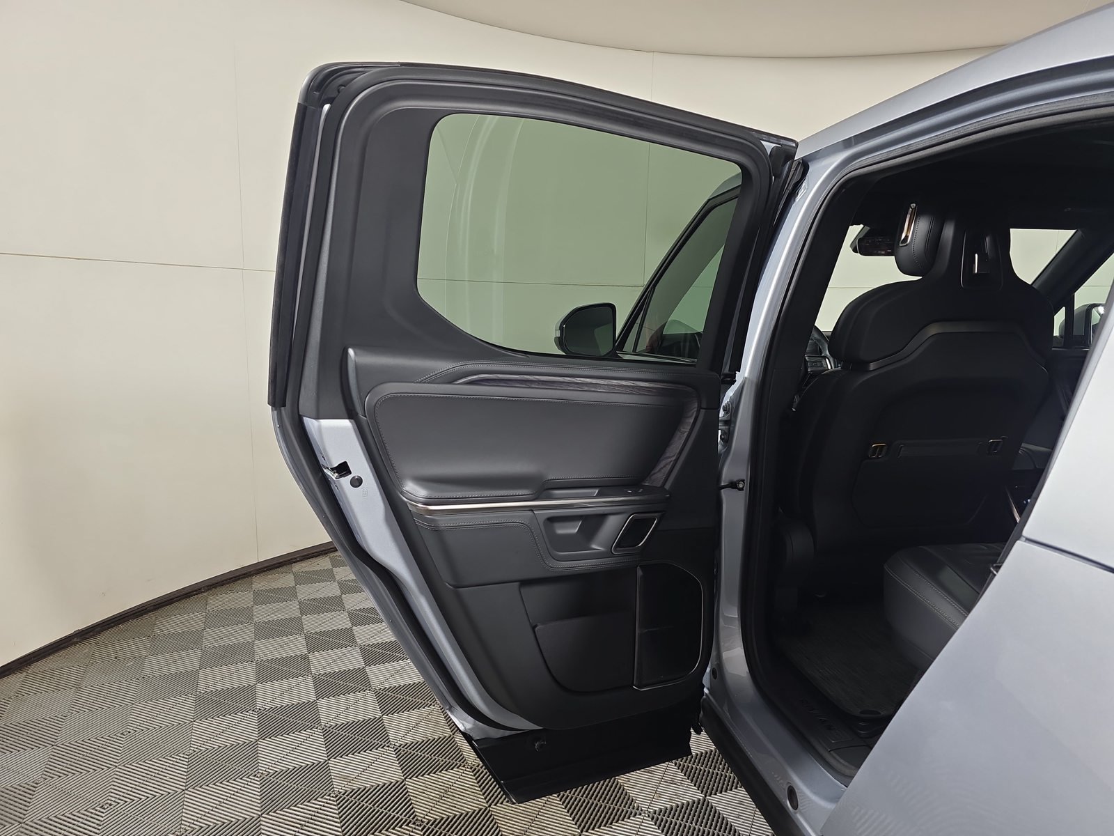 Used 2023 Rivian R1T Adventure Quad AWD/4WD image 17