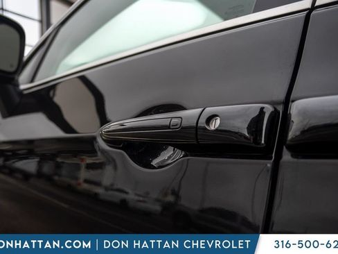 Used 2023 Chrysler Pacifica Touring-L FWD image 38