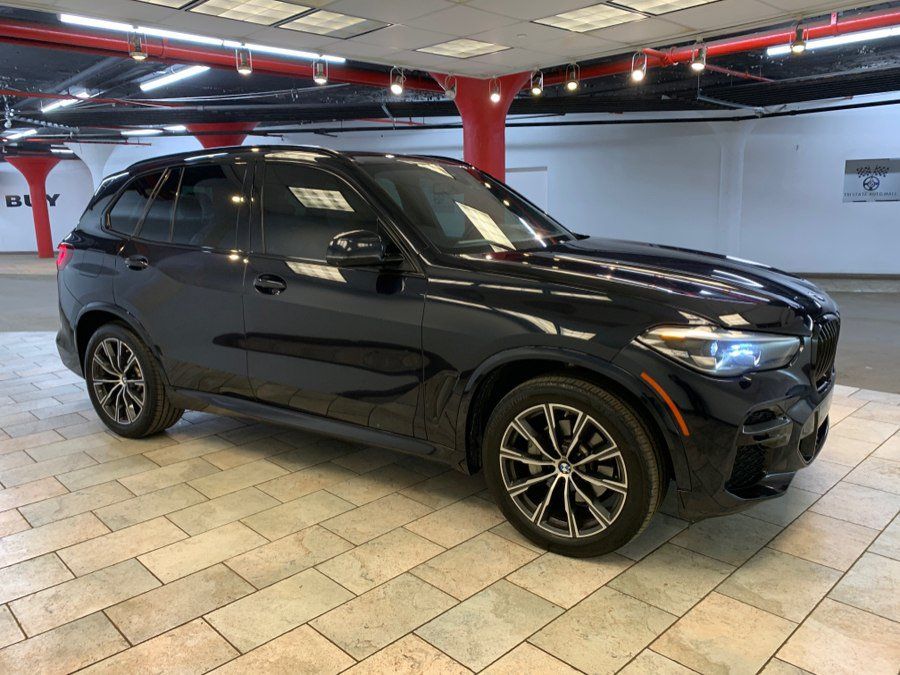 Used 2023 BMW X5 xDrive40i w/ M Sport Package AWD/4WD image 8