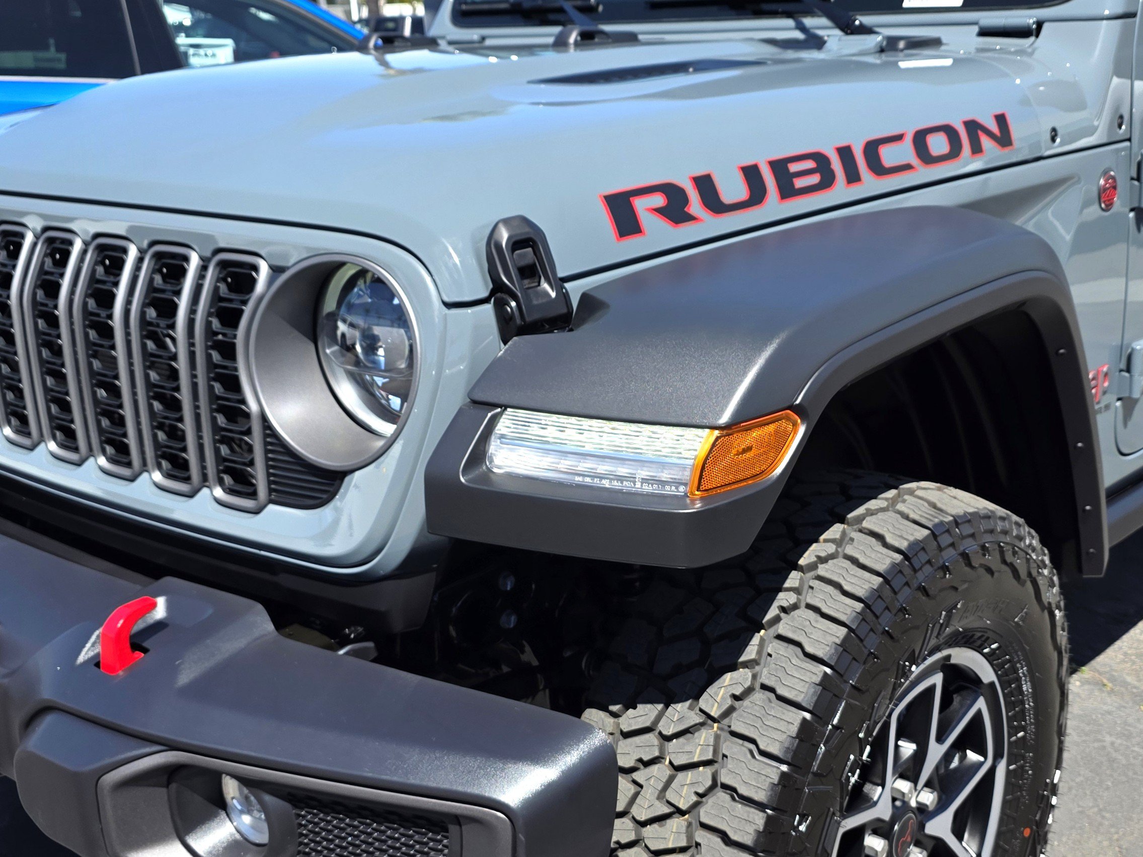 New 2026 Jeep Gladiator Rubicon w/ Steel Power Dome Hood Package AWD/4WD image 8