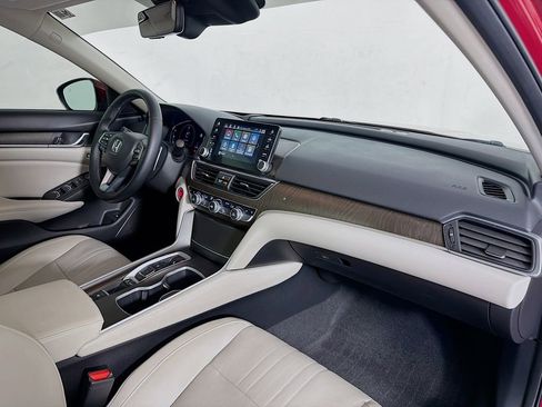 Used 2018 Honda Accord Touring image 29