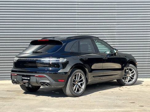 Certified 2025 Porsche Macan image 7