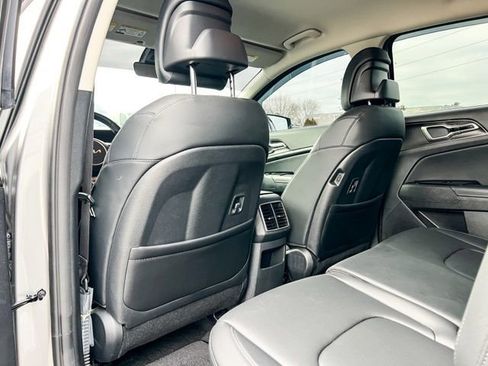 Certified 2024 Kia Sportage EX image 10