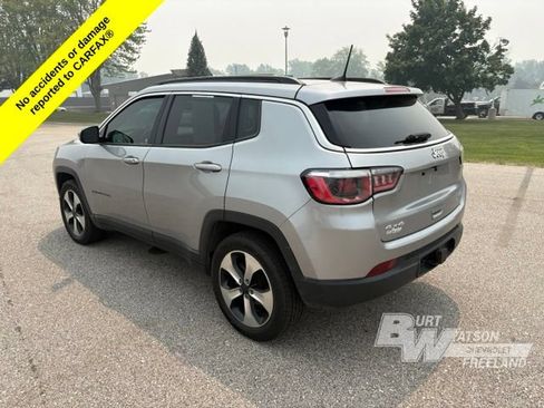 Used 2018 Jeep Compass Latitude w/ Popular Equipment Group AWD/4WD image 4