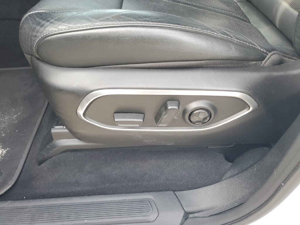 Used 2024 Jeep Wagoneer L Series II w/ Flexible Seating Group AWD/4WD image 16