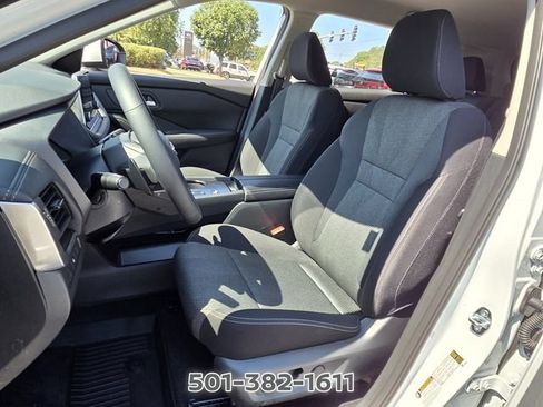 Certified 2026 Nissan Rogue SV FWD image 7