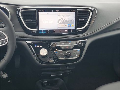 New 2026 Chrysler Pacifica Select image 14