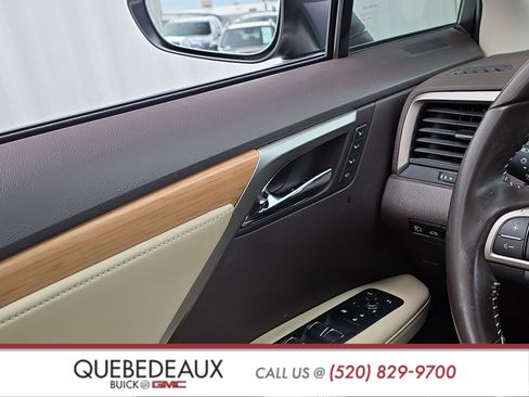 Used 2020 Lexus RX 350L Premium w/ Premium Package AWD/4WD image 17