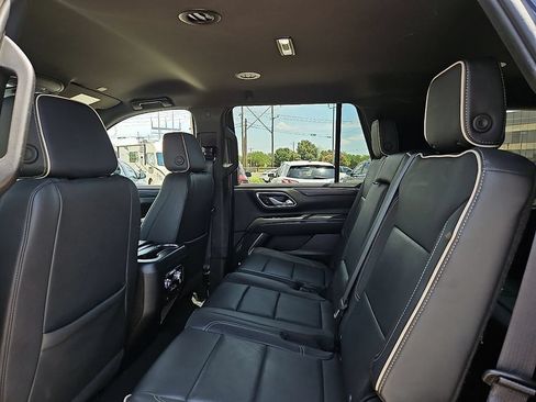 Used 2024 GMC Yukon SLT RWD image 17