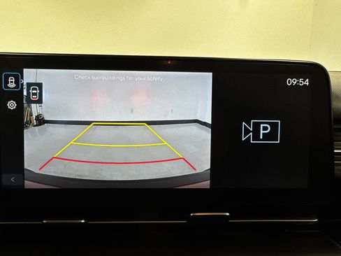 Used 2025 Hyundai Kona SEL FWD image 9