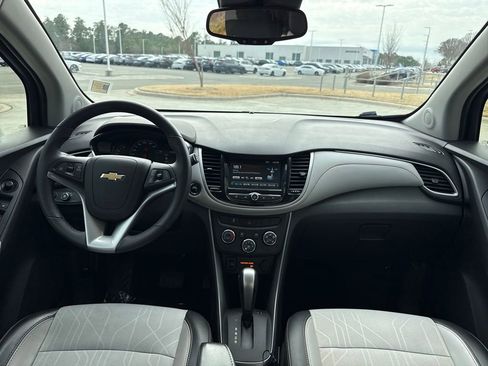 Used 2017 Chevrolet Trax LT w/ LT Convenience Package image 29
