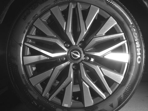 Used 2025 Nissan Altima 2.5 SV image 14