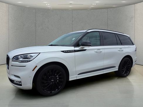 Used 2024 Lincoln Aviator Reserve w/ Equipment Group 201A AWD/4WD image 10