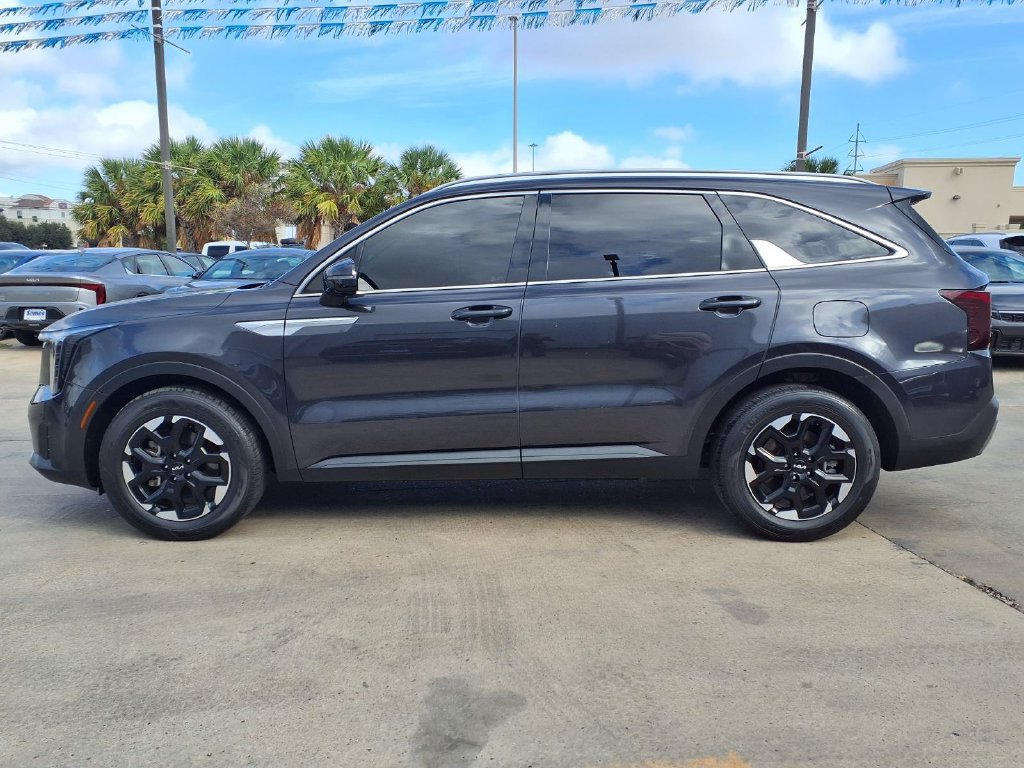 Certified 2025 Kia Sorento S FWD image 5