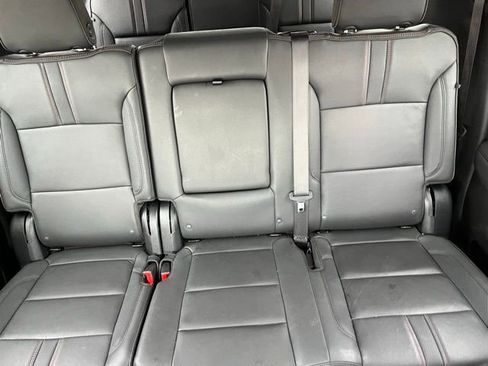 Used 2025 Chevrolet Suburban RST image 20