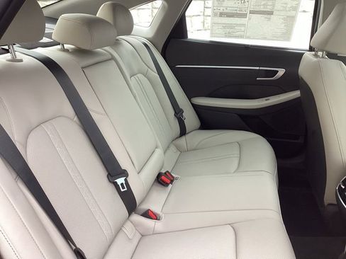 New 2026 Hyundai Sonata Limited FWD image 17