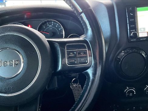 Used 2017 Jeep Wrangler Rubicon w/ Quick Order Package 24Z Recon AWD/4WD image 11