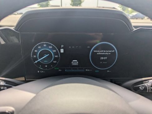 Certified 2025 Hyundai Elantra SEL image 12