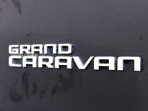 Used 2017 Dodge Grand Caravan SE FWD image 27