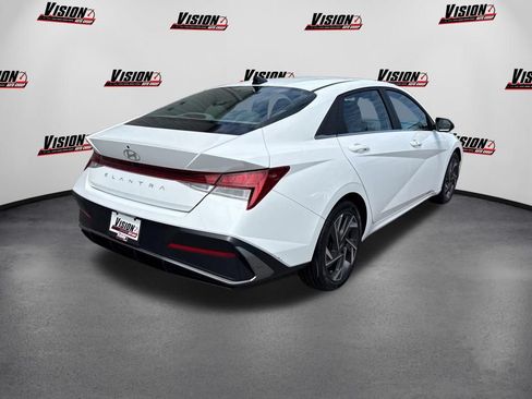 Used 2024 Hyundai Elantra SEL w/ Convenience Package FWD image 5