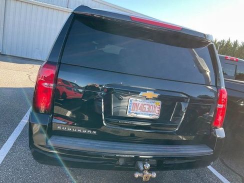 Used 2019 Chevrolet Suburban LT image 5