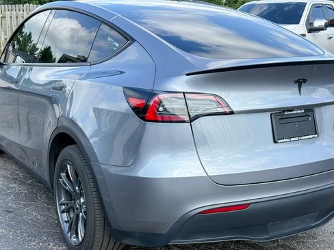 Used 2024 Tesla Model Y Long Range AWD/4WD image 13