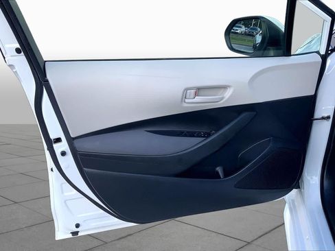 Used 2023 Toyota Corolla LE FWD image 38