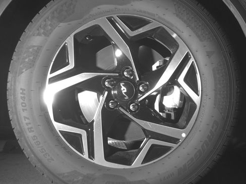 Used 2025 Kia Sportage LX image 13