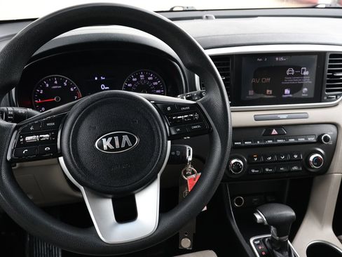 Used 2020 Kia Sportage LX image 15