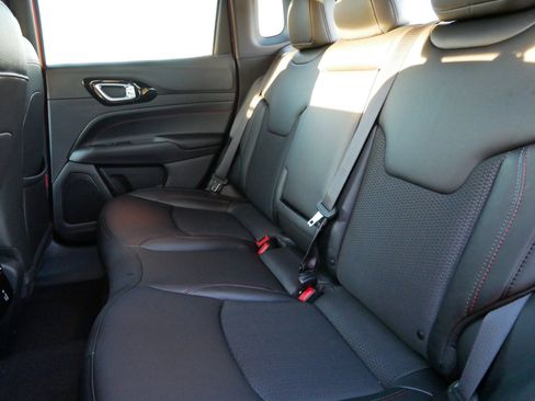 New 2026 Jeep Compass Trailhawk w/ Trailer Tow Group image 10