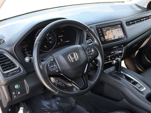 Used 2019 Honda HR-V Touring image 17