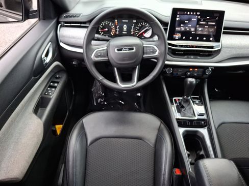 Used 2024 Jeep Compass Latitude AWD/4WD image 12