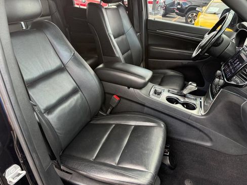 Used 2020 Jeep Grand Cherokee Limited w/ Trailer Tow Group IV AWD/4WD image 6