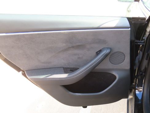 Used 2025 Tesla Model 3 Long Range image 18