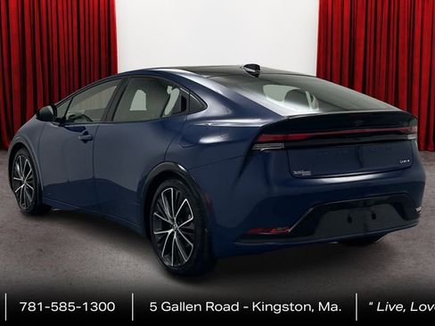Used 2023 Toyota Prius XLE AWD/4WD image 7