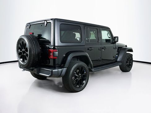 Used 2022 Jeep Wrangler Sahara w/ Cold Weather Group image 9
