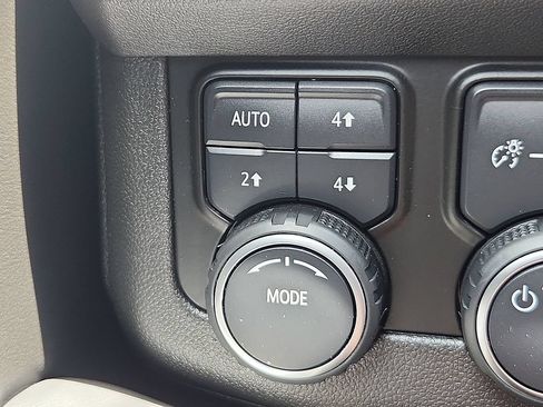 Used 2023 Chevrolet Tahoe High Country AWD/4WD image 21