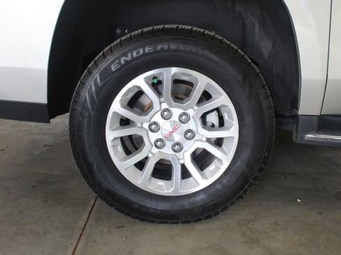 Used 2017 GMC Yukon XL SLT AWD/4WD image 27