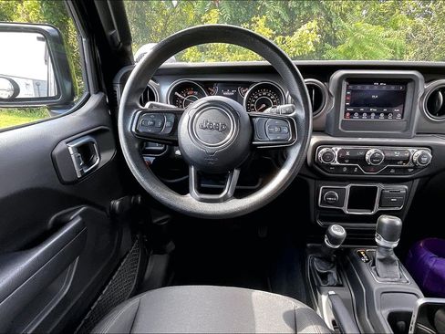 Used 2023 Jeep Wrangler Sport AWD/4WD image 5