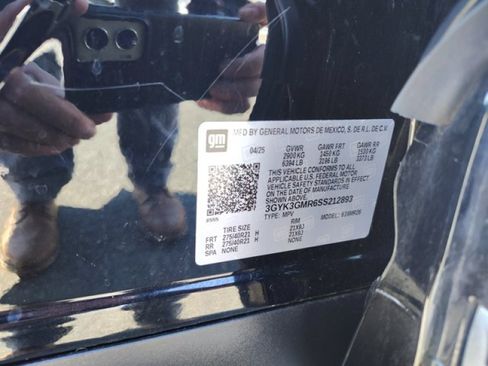 Used 2025 Cadillac Optiq Sport 2 AWD/4WD image 22