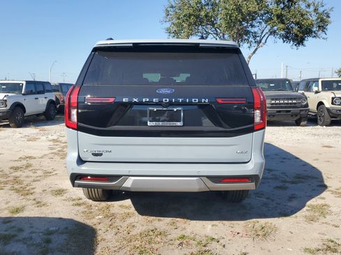 New 2025 Ford Expedition Max Platinum w/ Platinum Ultimate Package image 9
