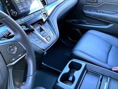 Used 2023 Honda Odyssey Sport image 15