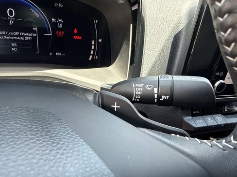 Used 2025 Toyota Camry SE FWD image 37