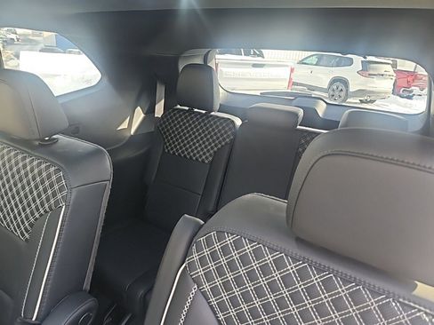 Used 2024 GMC Acadia Denali w/ Super Cruise Package image 21