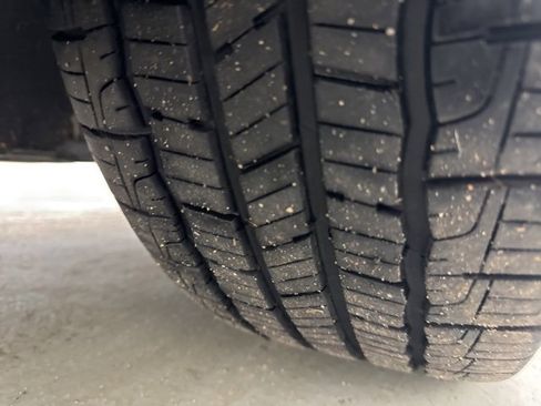 Used 2022 Chevrolet Bolt EUV Premier w/ Sun & Sound Package image 39